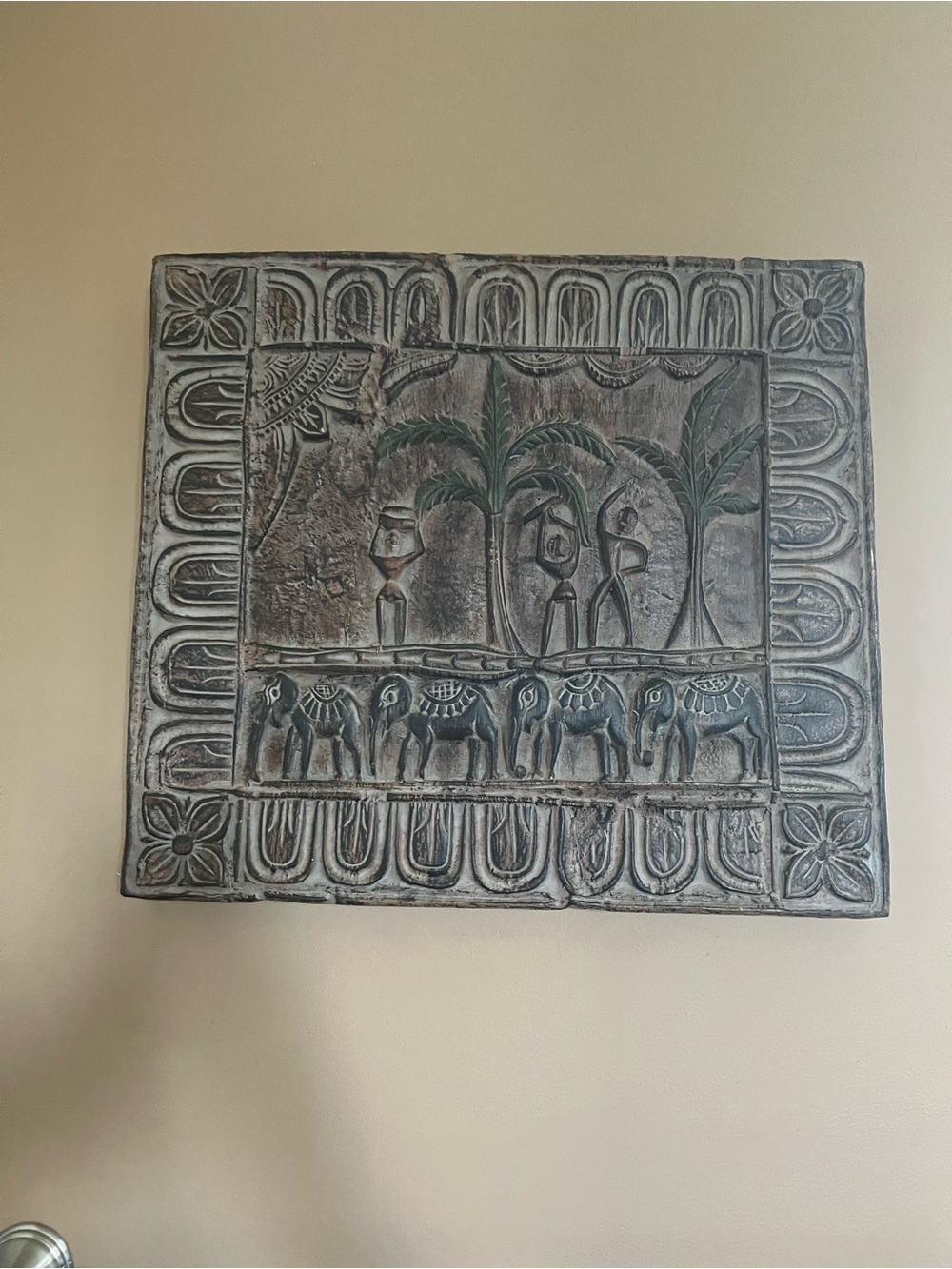 Foam board Stone-Effect Elephant Relief Wall Art - Gray and Green 18.5X16.5 in